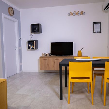 La Casa Sul Naviglio Di Debora Apartment Milan Exterior photo